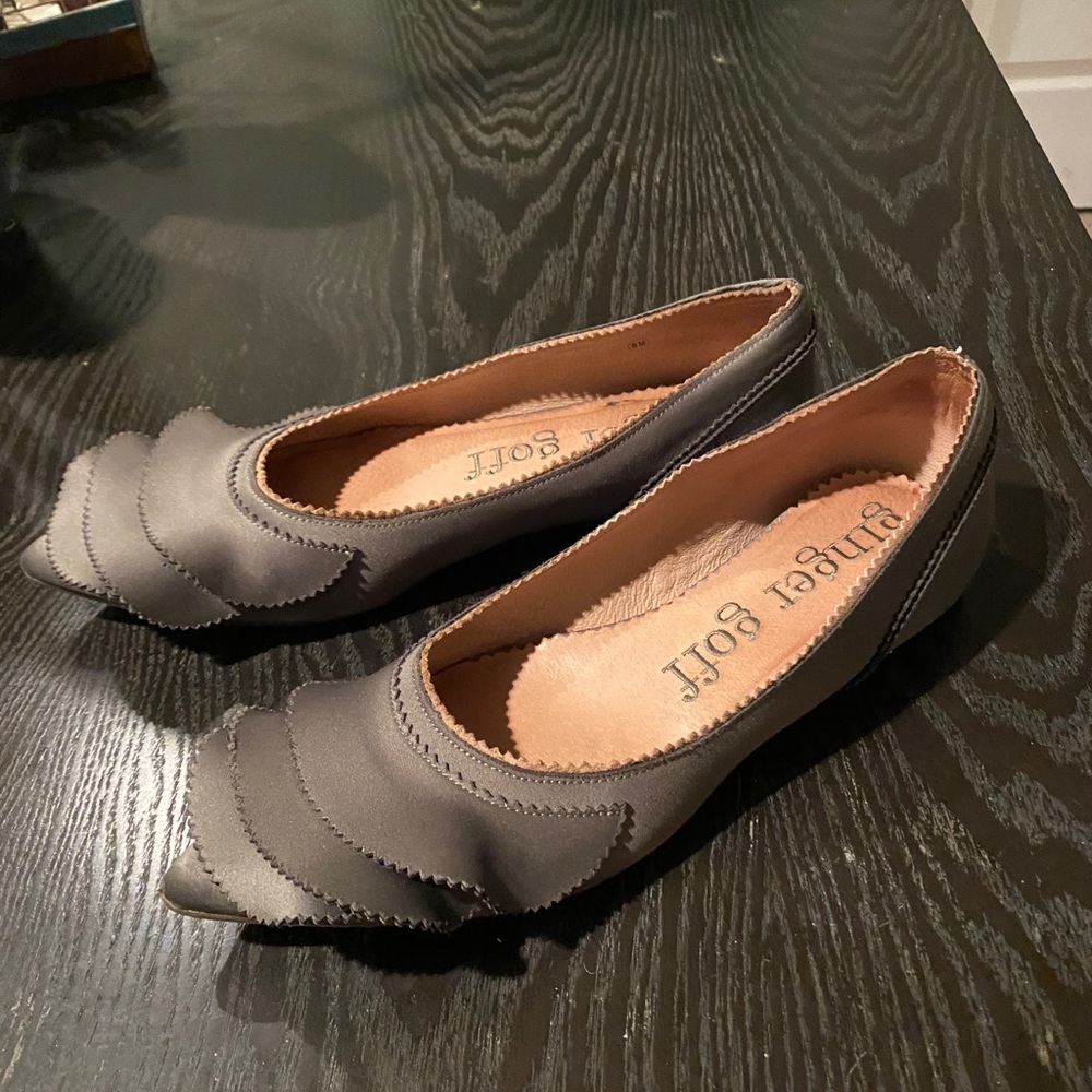 Women’s flats